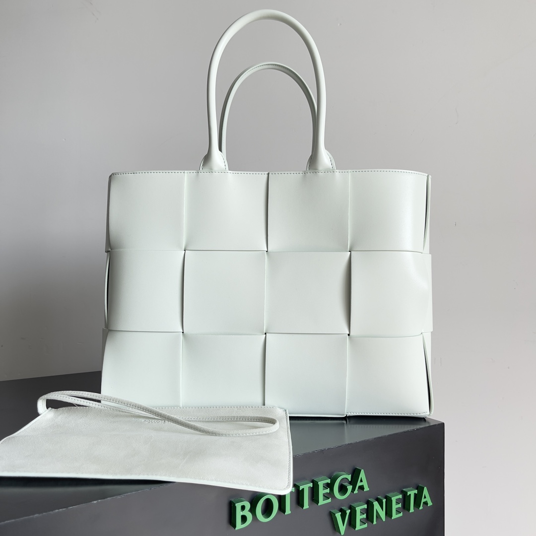 Bottega Veneta Shopping Bags